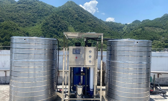 亚搏官方龙里县某酒店1吨生活用水设备